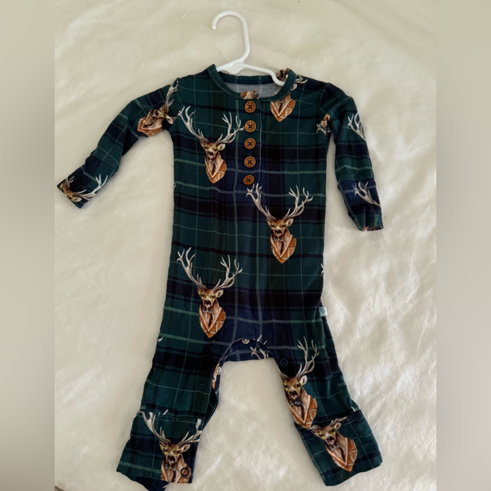 Posh Peanut - Deer/Plaid Theme
